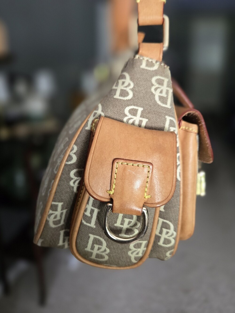 Dooney And Bourke Signature Double Pocket Shoulder Bag - Picture 3 of 10
